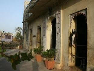 Hôtel Ravla Khempur à Udaipur Extérieur photo