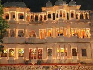 Hôtel Ravla Khempur à Udaipur Extérieur photo